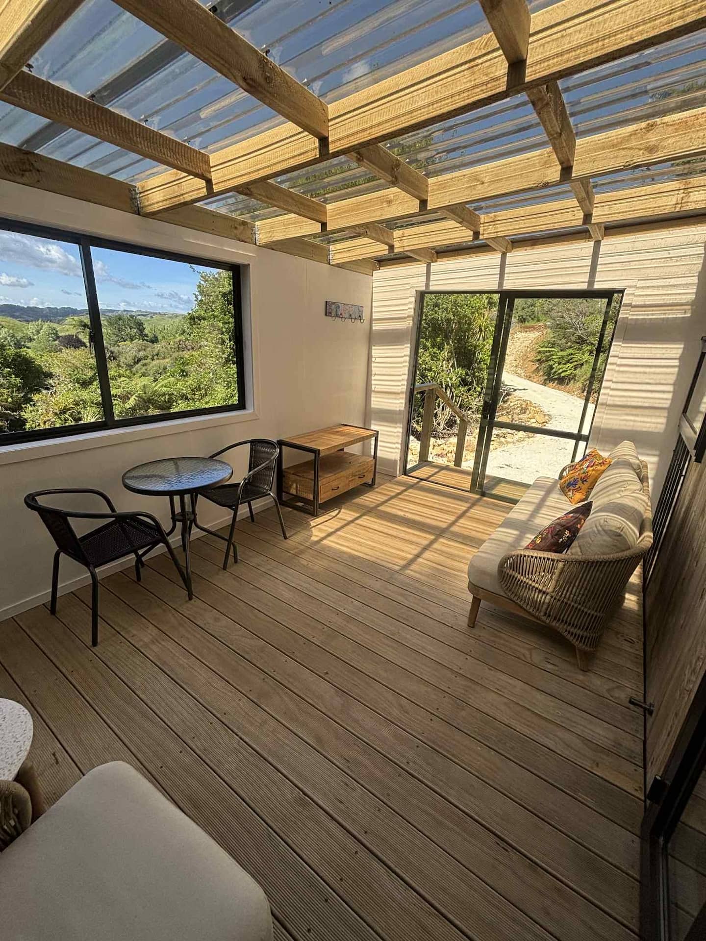 Feather And Stone Hideaway 
Tiny Home In Waitomo 4