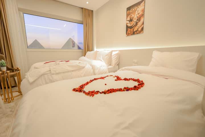 First Site Of Pyramids View 2 Beds & Jacuzzi - Egypt