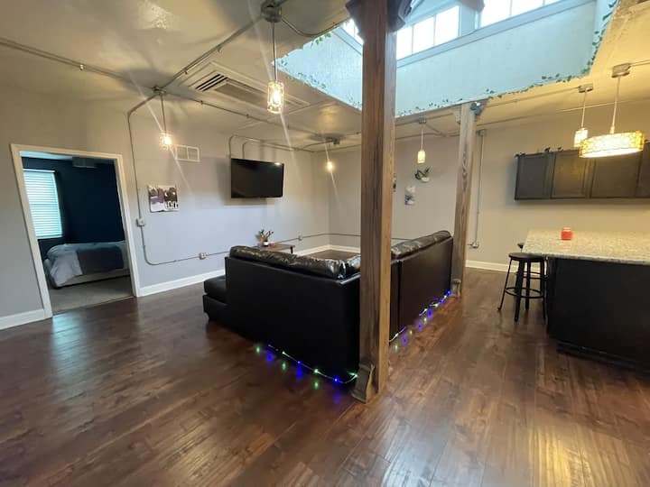 Coastal Escape • 1br, 1.5 Bath Apartment Above Bar - Wichita, KS