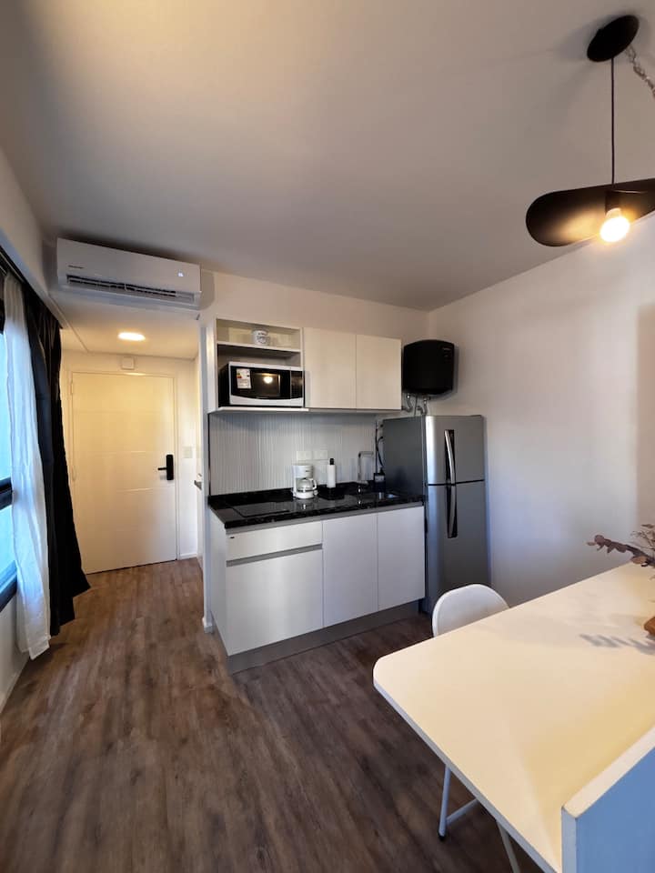 Modern studio apartment in Monserrat