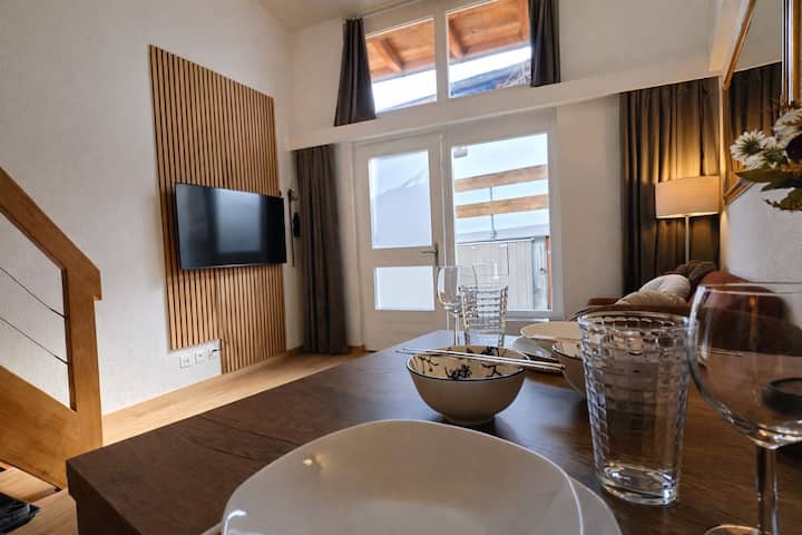 Castle Hill • The Regent • Central • BoutiqueSuite - Flats for