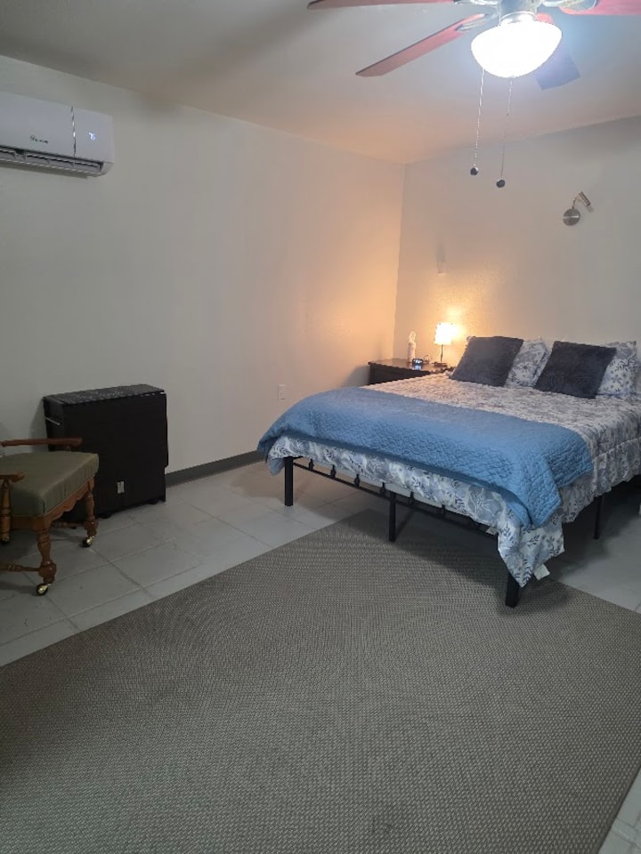 Efficiency Apartment W Phoenix Close To Highways - Phoenix, AZ