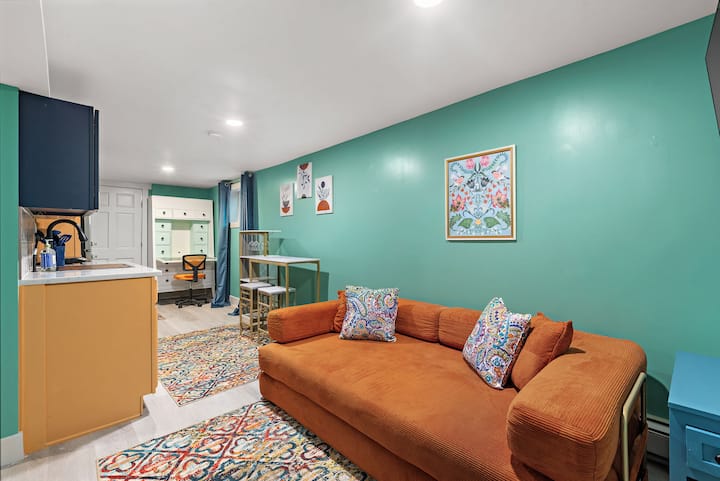 Cheerful Rainbow Suite • Near Nyc - Jersey City, NJ