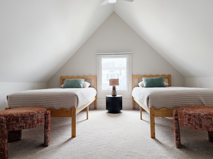 Alojamiento flexible para niños o huéspedes adicionales: casa de 4 dormitorios apta para familias, a pocos minutos del Lucas Oil Stadium y del Gainbridge Fieldhouse