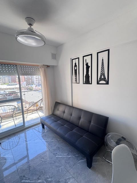 Popular Airbnb listing: New and modern apartment in the heart of the city in Departamento Rosario