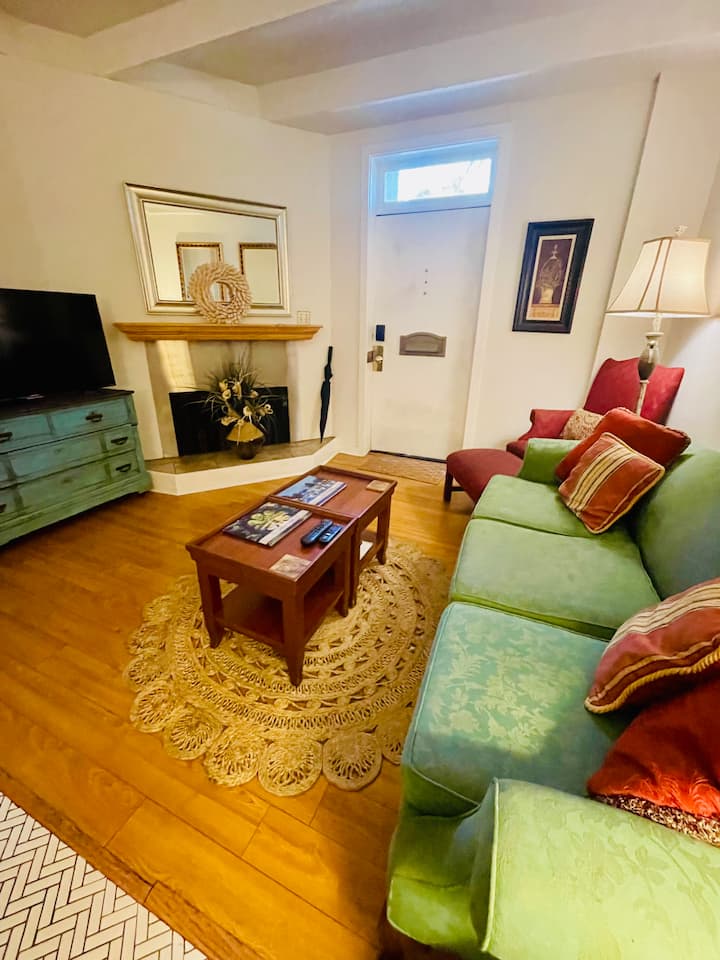 Lovely Forsyth Park Condo 
Easy Access-free Prkg - Savannah, GA