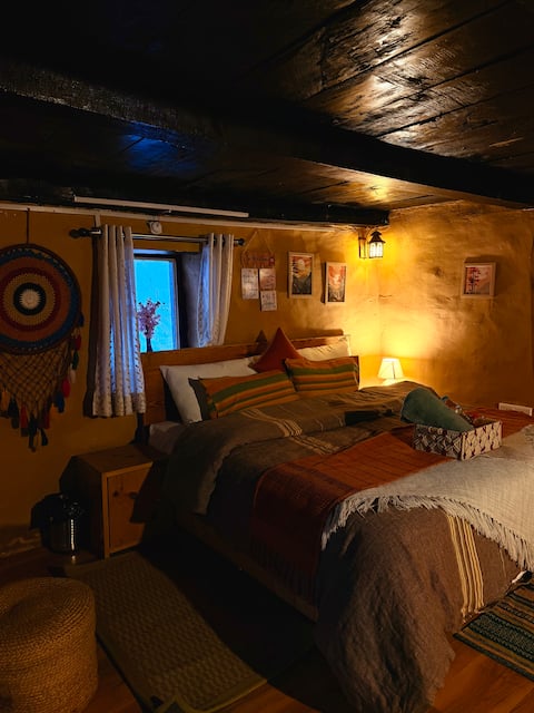 Luxury Mountain View Cottage | Pvt Balcony