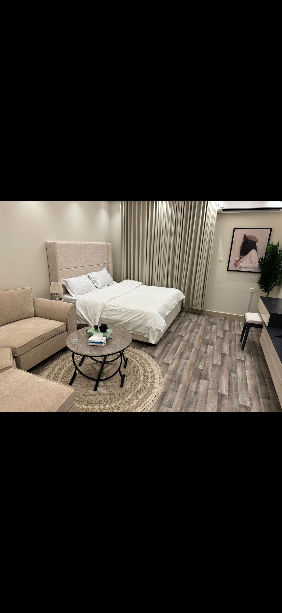 Photo inspiration: Fresh Look at Comfortable And Quiet Studio With A Side Sitting Area