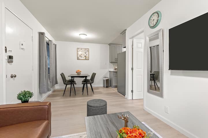 Mid-term Rental | Upgraded 2b Home+hvac+parking(d) - Cupertino, CA