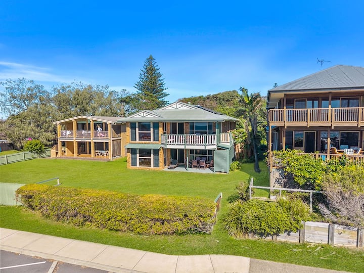 Frenchmans Beach Views | Point Lookout | Barn 2 Up - Point Lookout