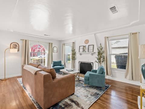 Top performing Airbnb: Classic Van Ness Home | Newly Renovated in Fresno