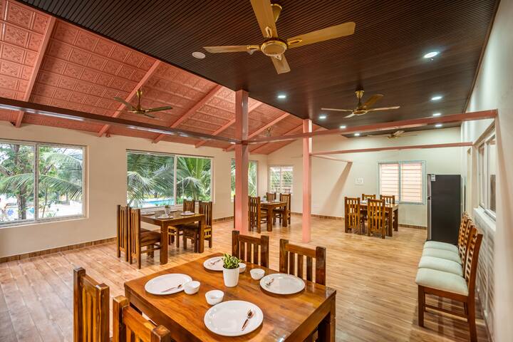 Suite W/ Balcony, Shared Pool & Outdoor Play Areas - Kanakapura