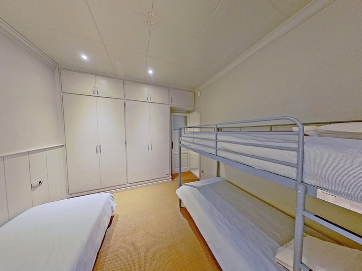 RUM 3 MED GARDEROBER