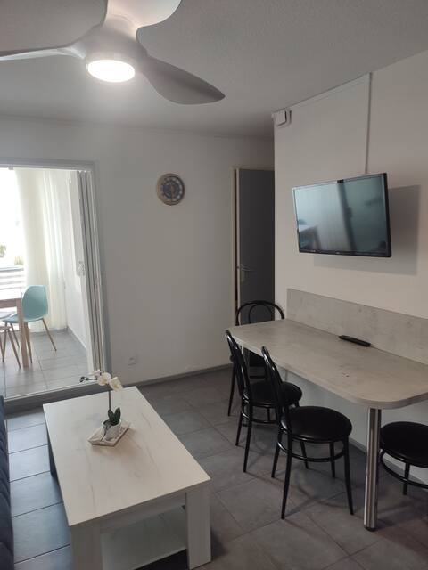 Annonce Airbnb populaire: 2-room apartment à Marseillan