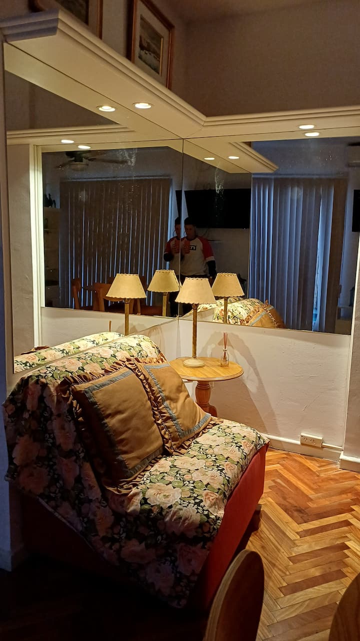 Kitnet de um ambiente em Retiro