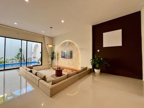 Modern House with Private Pool near Malioboro