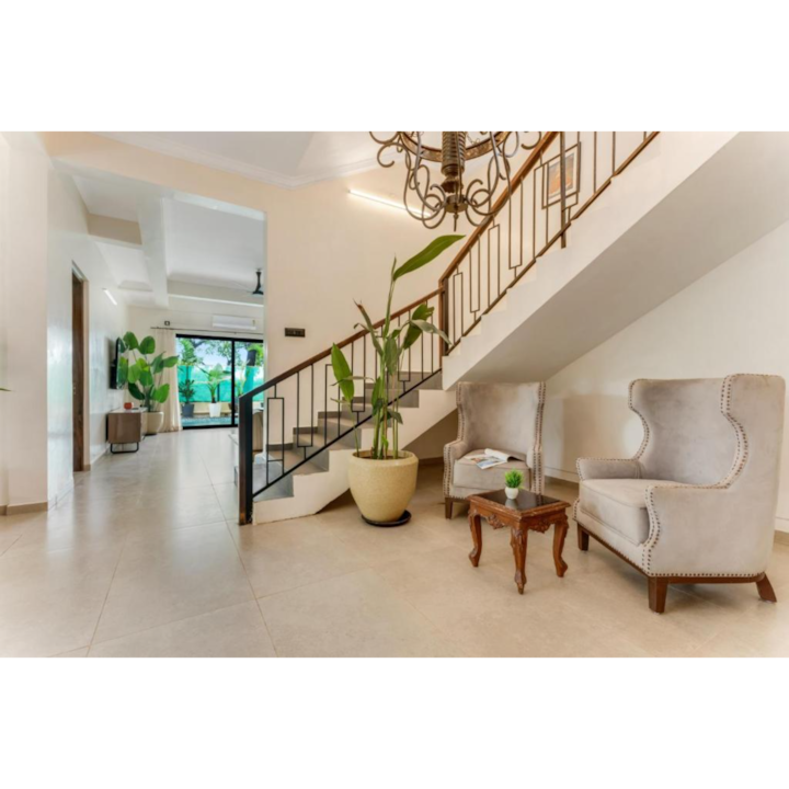 Living room image 3