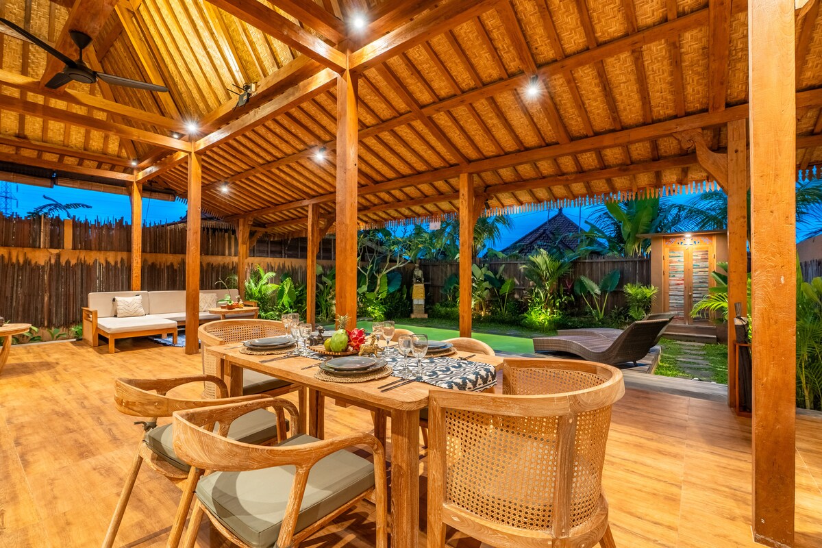Home in Ubud · ★4.92 · 2 bedrooms · 2 beds · 2 private baths รายการ Airbnb เปรียบเทียบ