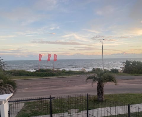 Airbnb con mejor rendimiento: Oceanfront apartment in Atlantida en Atlántida