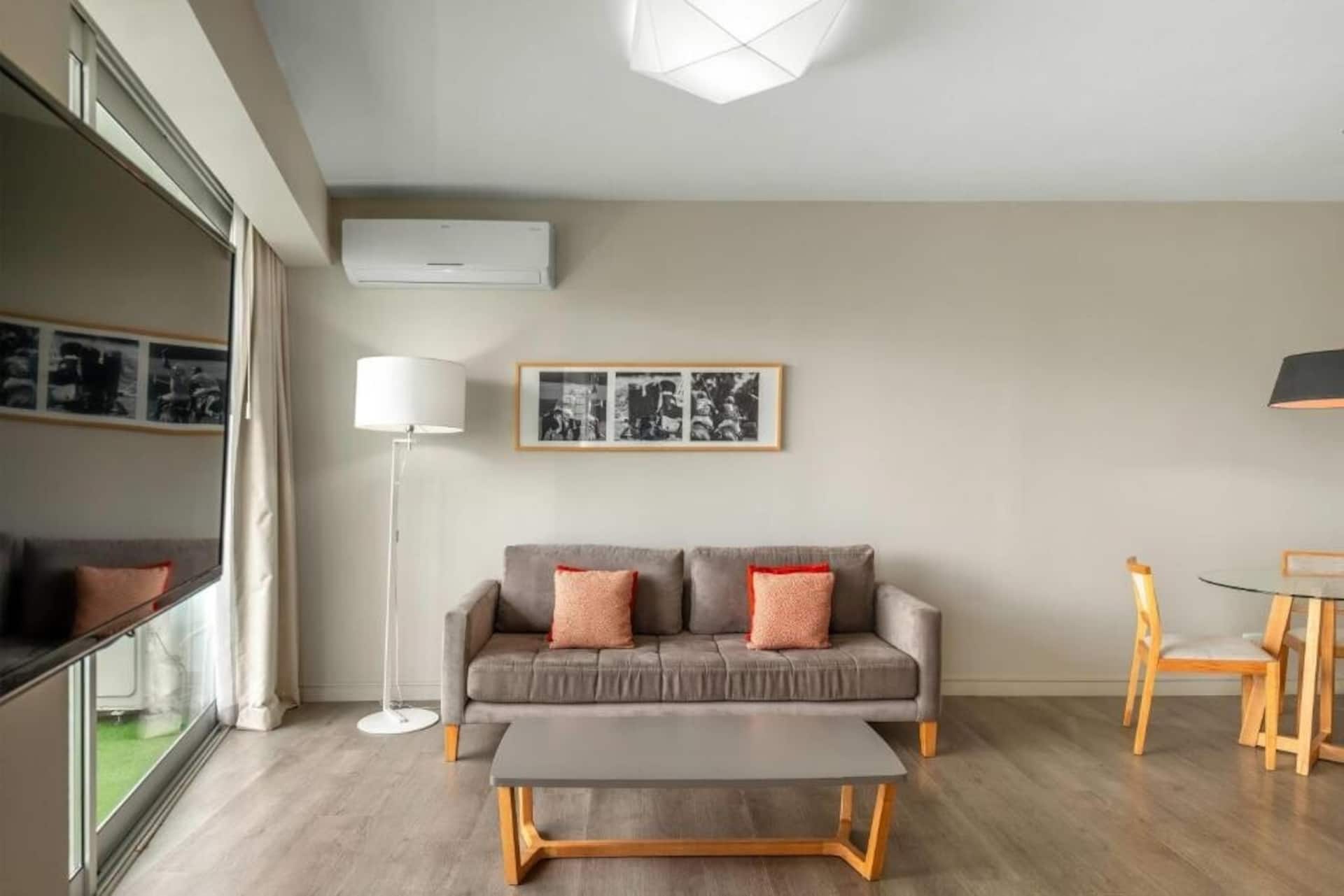 Quarto mobiliado em hotel em Palermo