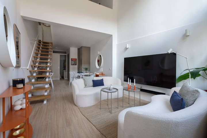 Luminoso Y Moderno Apartamento Con Dos Alturas - Adolfo Suárez Madrid–Barajas Airport (MAD)