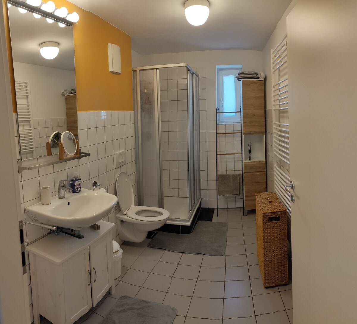 Room in a shared apartment 15 minutes from the center