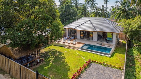Samara Villa, a tropical nesteld new Villa
