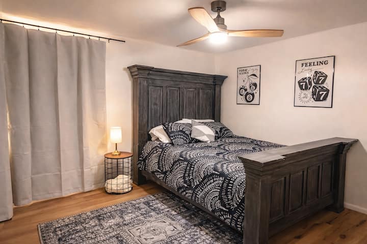 New! 2 Kitchen Oasis| Sleeps Groups/crews |5bd/3ba - Cheyenne