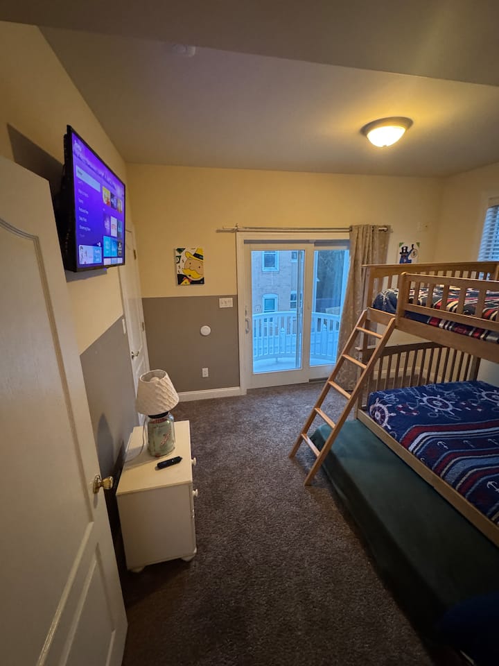 主楼层卧室