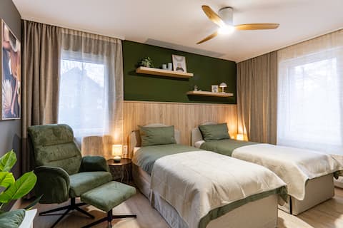 Top Airbnb: be Apart - near center + train + supermarket - Linden 4 in Linden Süd