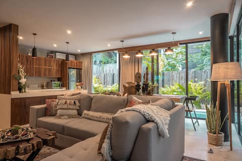 Apartment to Explore the City with a private pool