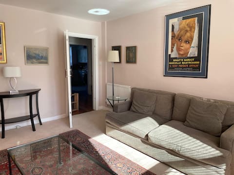 Top performing Airbnb: Self contained 1 bedroom garden flat in Cotham