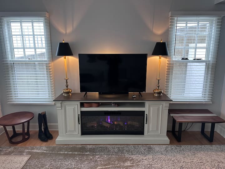 Scarlet Pillars Luxury Downtown Condo Grand Haven - Grand Haven, MI