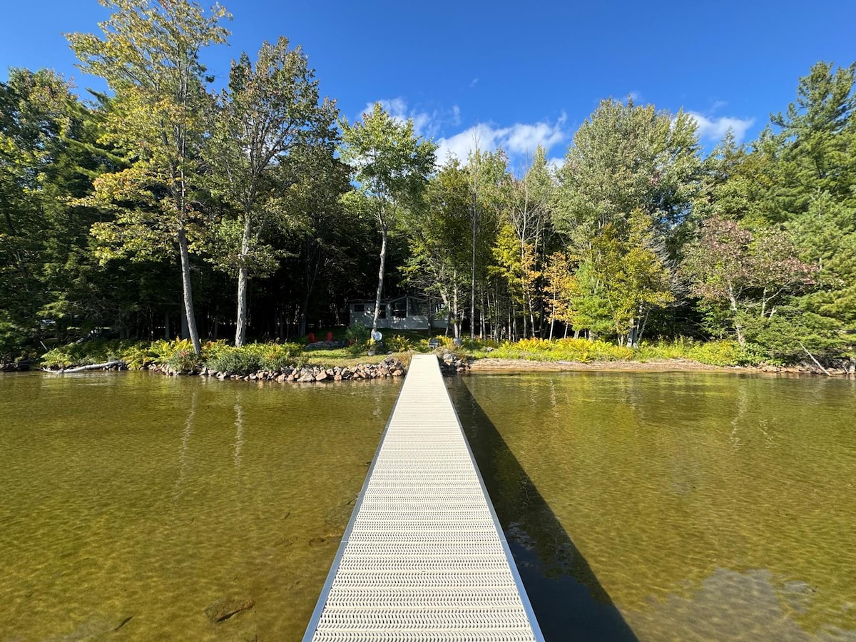 Elegant Muskoka Escape — cottage rental Lake Rosseau, Minett Ontario sleeps 6