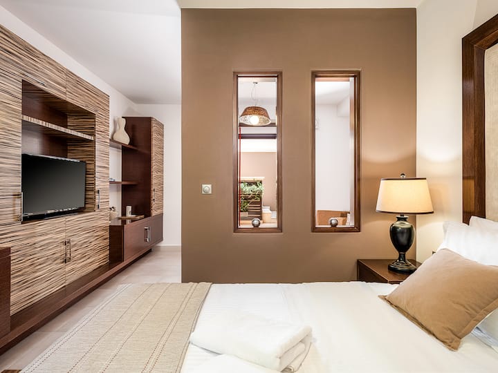 קומה תחתונה - חדר שינה 3 עם מיטת קווין סייז