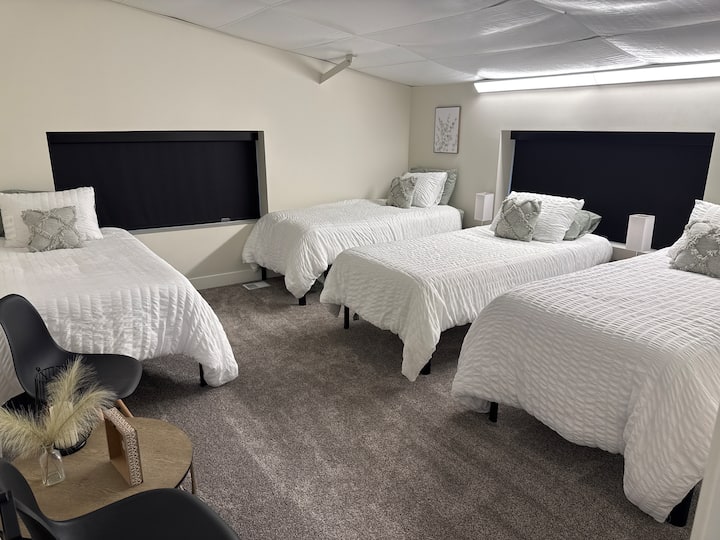 เตียงแฝด 4 หลัง 