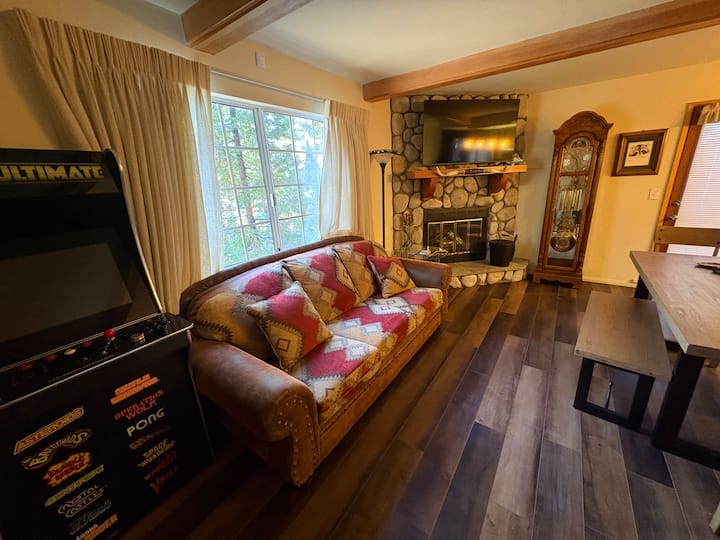 Cozy Cabin In The Pines - Lake Arrowhead, CA