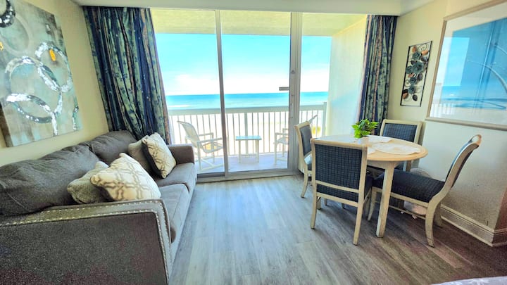 Beachfront Resort Room•amazingview•balcony*2 Pools - Daytona Beach, FL
