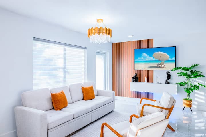 Villa Oasis |10ppl|heated Pool |Mini Golf|fire Pit - Royal Palm Beach, FL