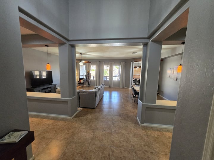 Putting Green, Shuffleboard, Heated Pool & Hot Tub - Goodyear, AZ