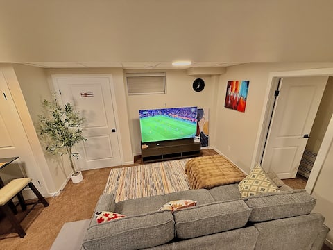 Top Airbnb: Private Modern Basement Suite w/ Free Street Prkng in Prairie Pointe