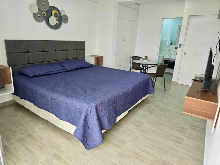 Amplia Habitación 3, 2 Pers Balcón Piscina Compart - Mala