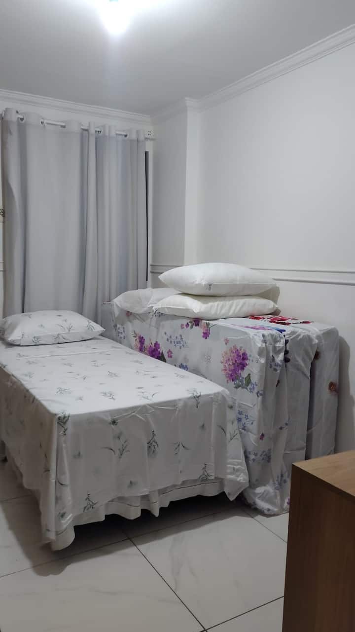 我们有3张单人床垫，您可以选择放在哪里！