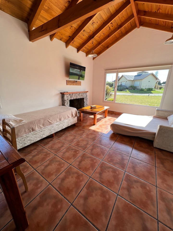 Cabañas Las Acacias Tandil, Frente A Las Sierras - Tandil