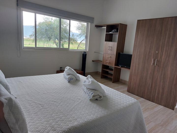 Ვილა-პეტიროჯოს მთავარი საძინებლის ხედი