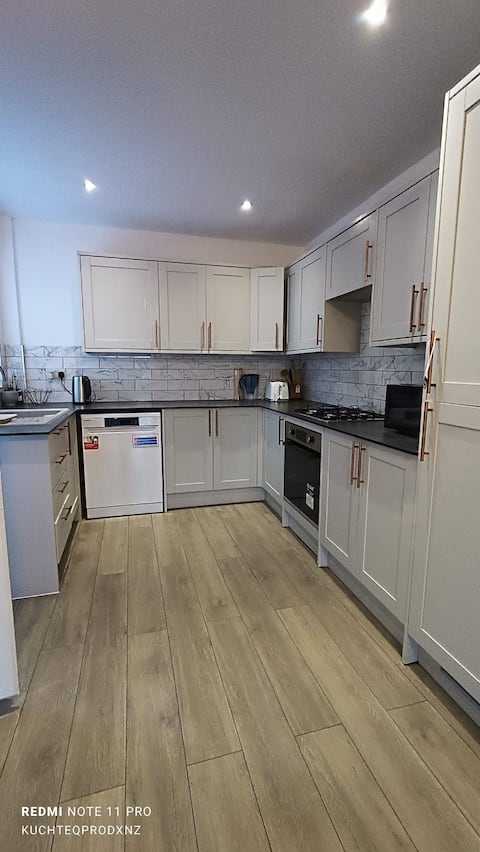 Popular Airbnb listing: Baobab Haven in Coventry