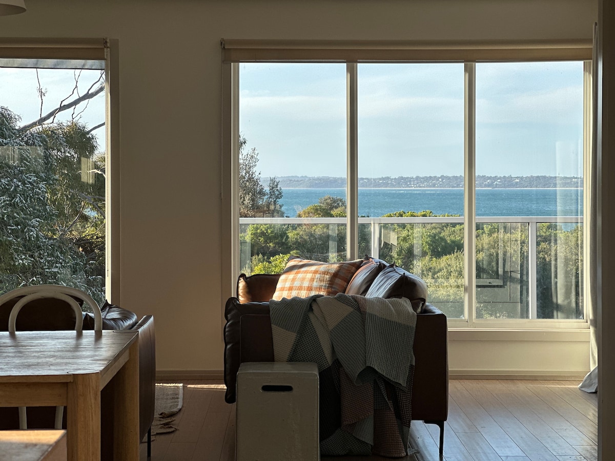 Top performing Airbnb: Sea & Scrub in Cowes