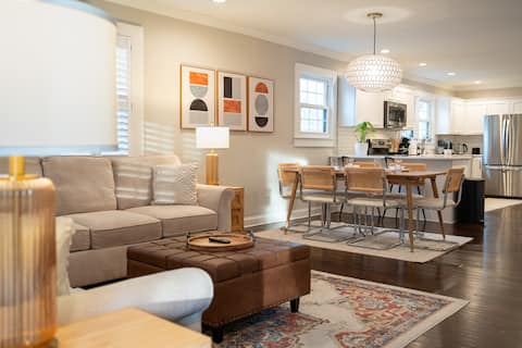Popular Airbnb listing: The Mulberry at 121 Lincoln in Battery Heights