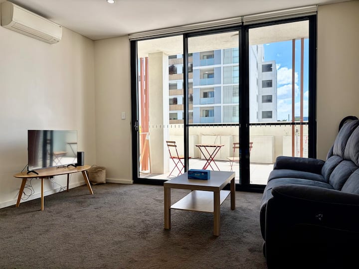 Bright & Relaxing Burwood Hideaway - バーウッド