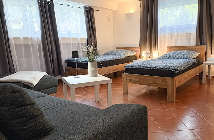 Souterrain Wohnung 4-9p - 4zi - Aurora Hamburg - Hamburg